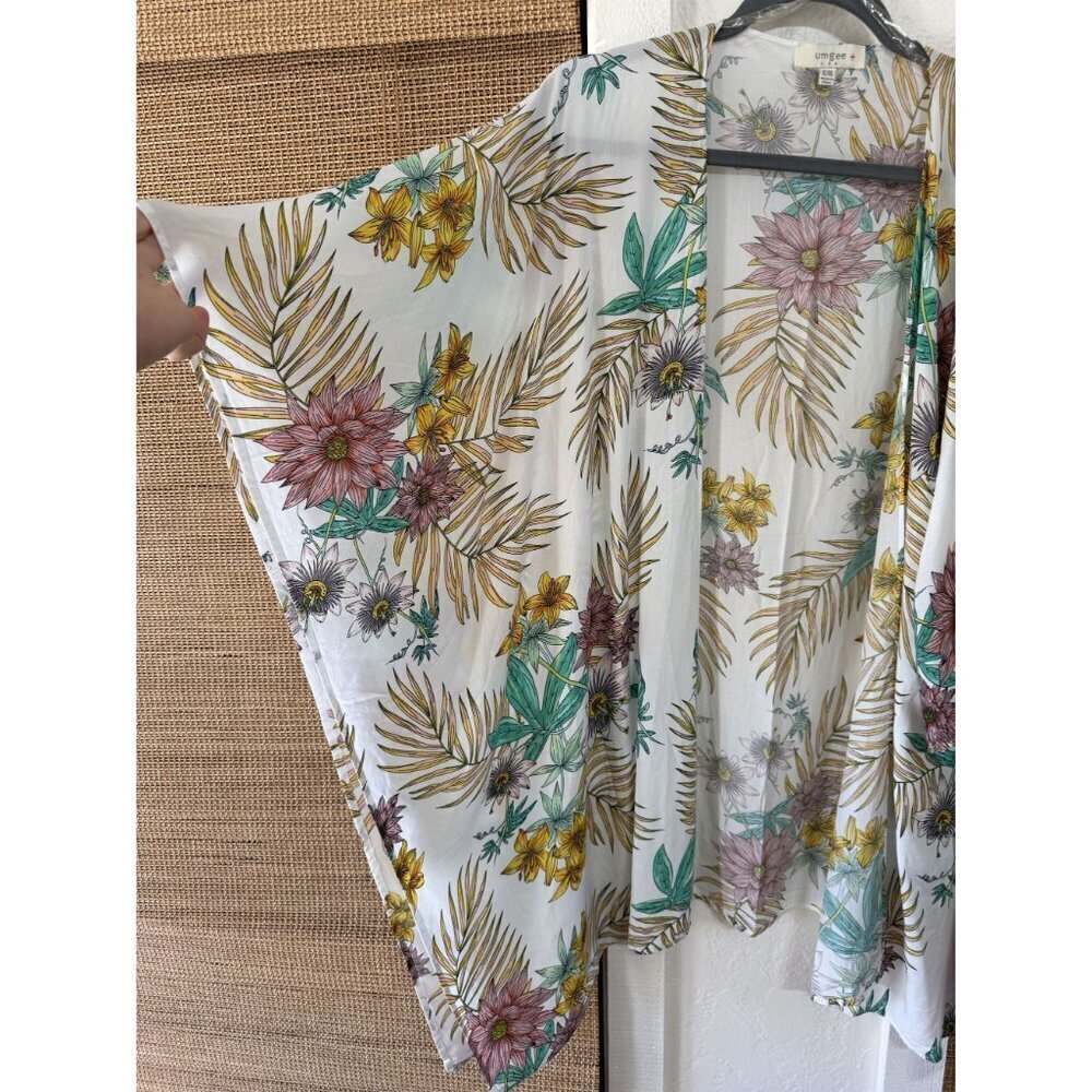 Umgee Full Size Sheer Mixed Floral Print Kimono with Side Slit Size XL/XXL - Picture 3 of 6